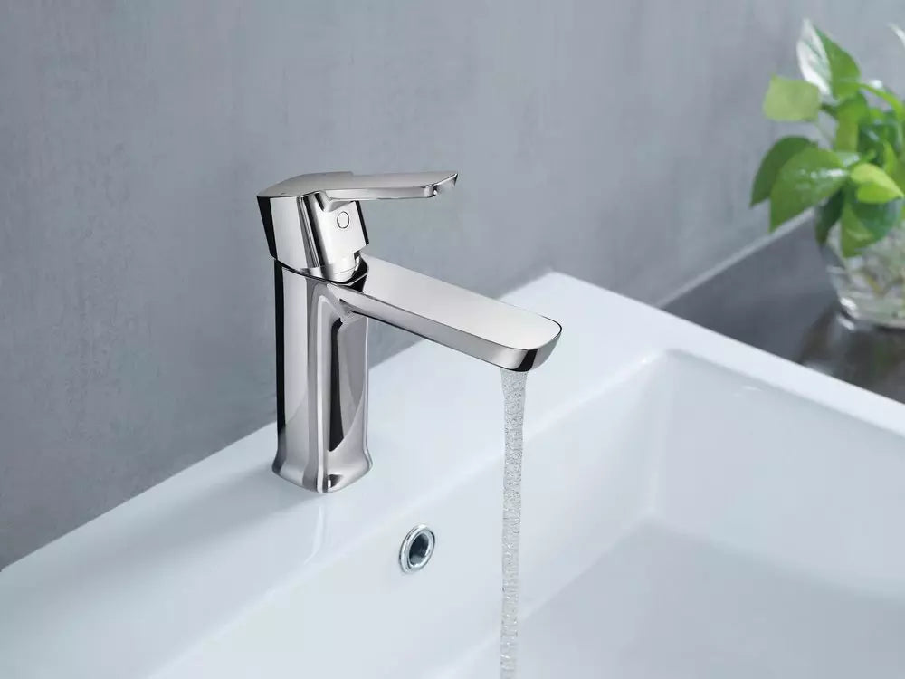 Bathroom Faucet - DELTA FAUCET CO - Single Handle Monoblock Bathroom Sink Faucet in Chrome