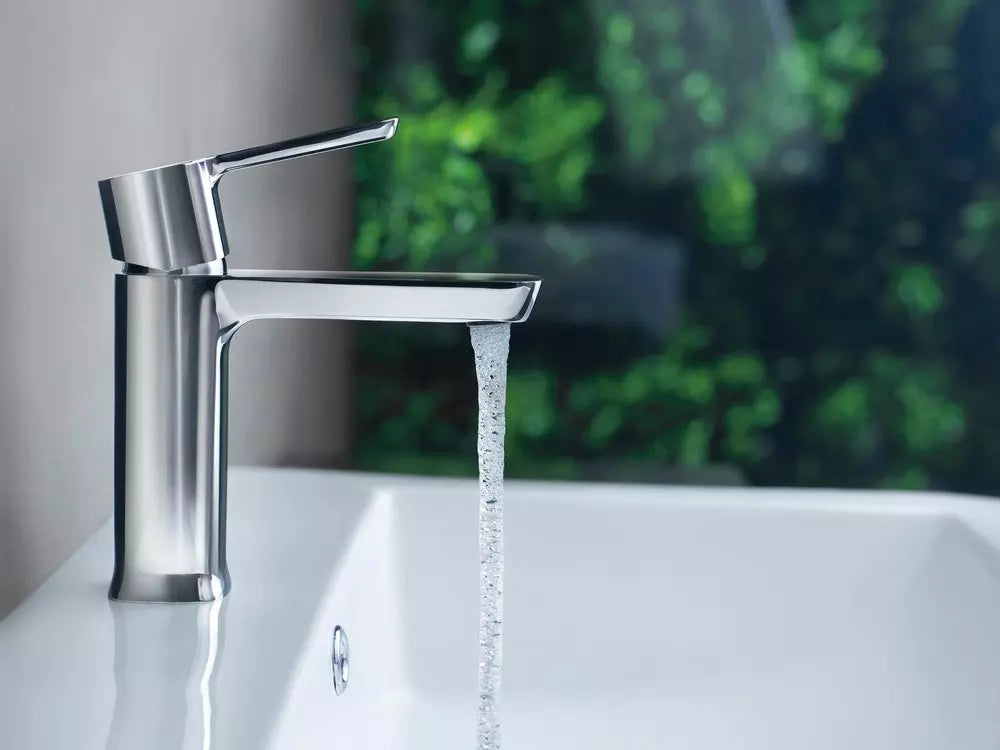 Bathroom Faucet - DELTA FAUCET CO - Single Handle Monoblock Bathroom Sink Faucet in Chrome