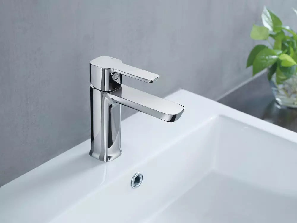 Bathroom Faucet - DELTA FAUCET CO - Single Handle Monoblock Bathroom Sink Faucet in Chrome
